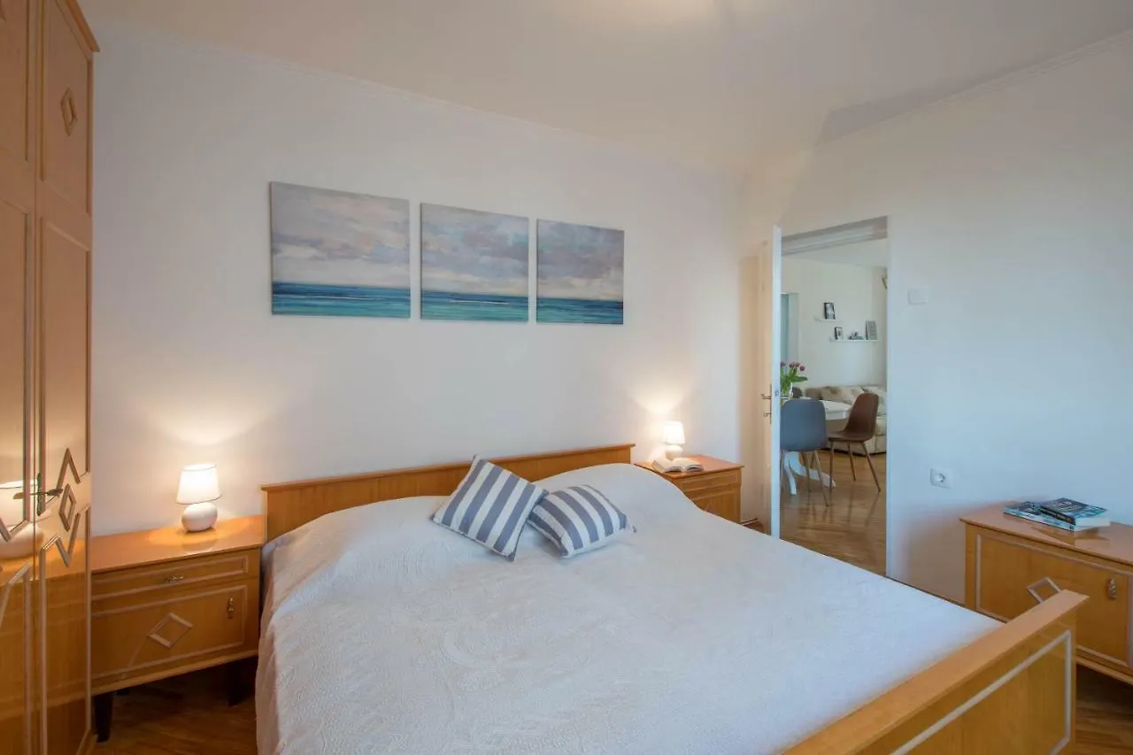 App Lov Apartment Umag Croatia